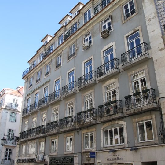 Antiga Casa da Sorte, incluindo o património artístico integrado