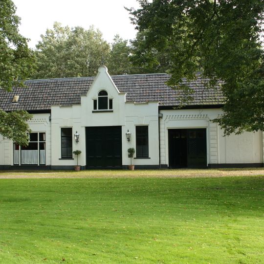 Klein Jagtlust, stenen koetshuis