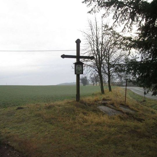 Kříž východně od Plas
