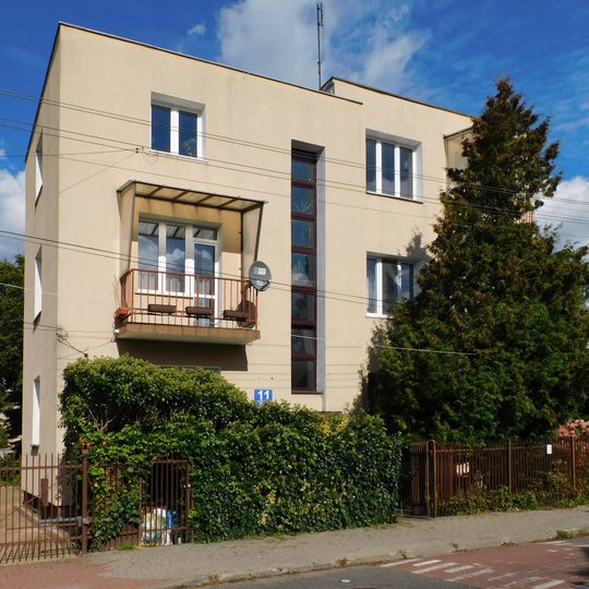 Dom przy ulicy Cietrzewia 11