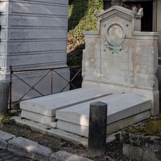 Grave of Vallou de Villeneuve