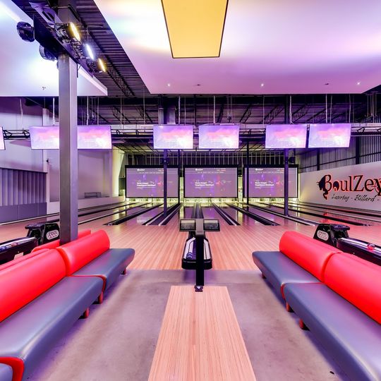BoulZeye Pub & Attractions