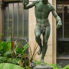 Statue