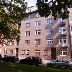 Pod Kavalírkou 30 & 32