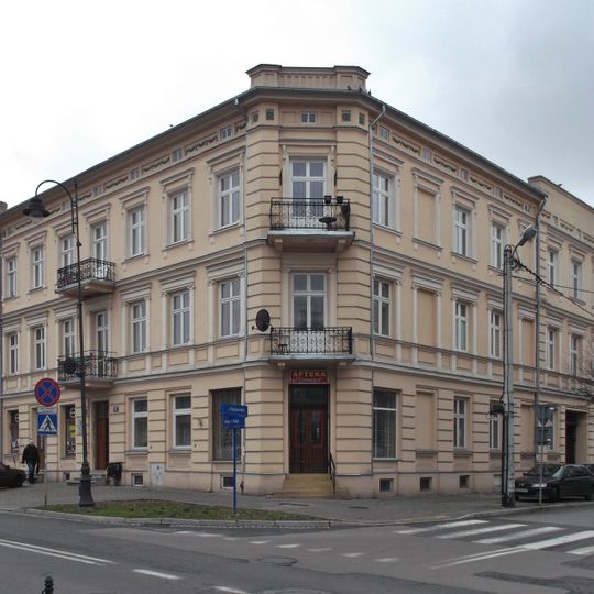 Kamienica przy Alei 3 Maja 23