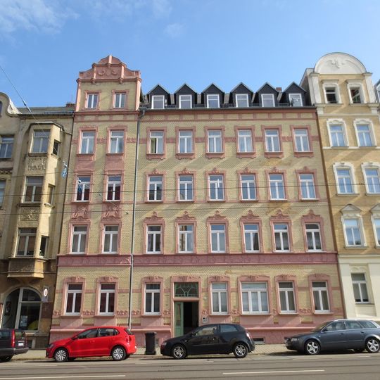 Mietshaus in geschlossener Bebauung Bernsdorfer Straße 67