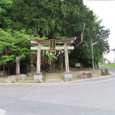 Momo-jinja