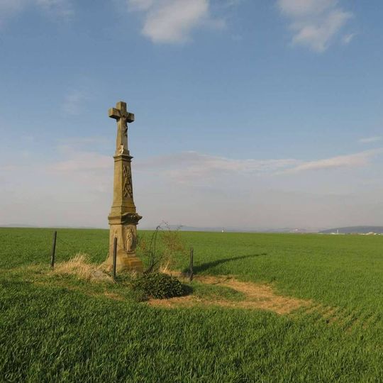 Kříž západně od Újezdu v poli