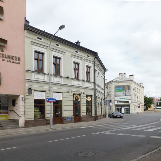 Kamienica przy ulicy Grunwaldzkiej 21