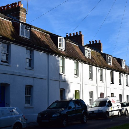 1-5, Fordington Green