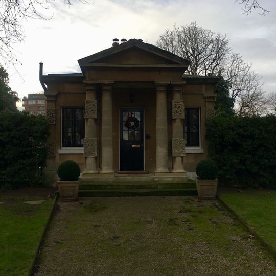 Lodge At Queen's Gate