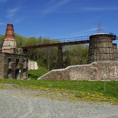 Sachgesamtheit Kalkwerk Hammerunterwiesenthal mit folgenden Einzeldenkmalen: Kalkwerk mit Brennöfen, Beamtenwohnhaus, vier kleine Halden als Bergbaurelikt (100-200 m westlich des Kalkwerkes) und Bruch inklusive Teich und Stolln (siehe Einzeldenkmall