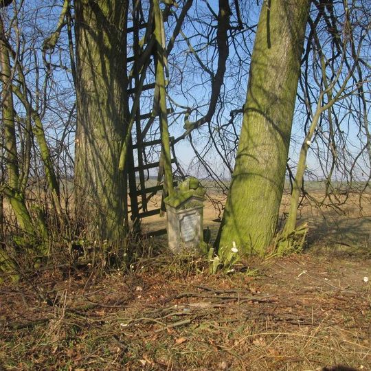 Kříž severně od Honezovic