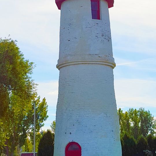 Lighthouse/Lighthouse Cove