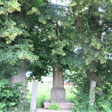 Kříž na rozcestí u domu 225 ve Starých Křečanech