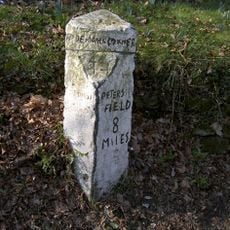 Milestone, Newtown, by entrance to Bohurst Manor