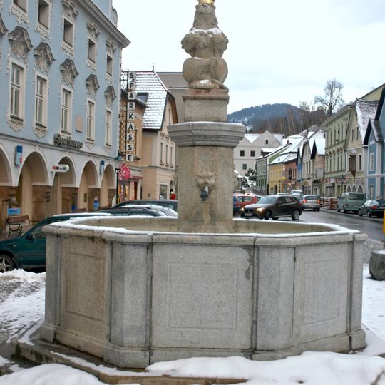 Löwenfigurbrunnen Weyer