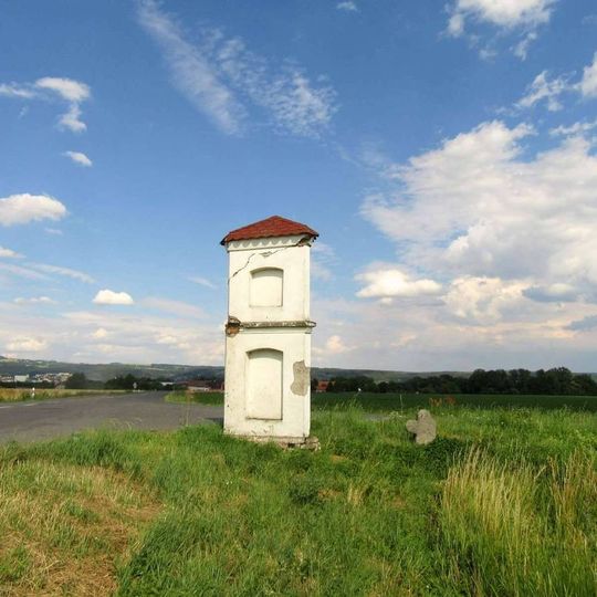 Boží muka u Hnojic na rozcestí