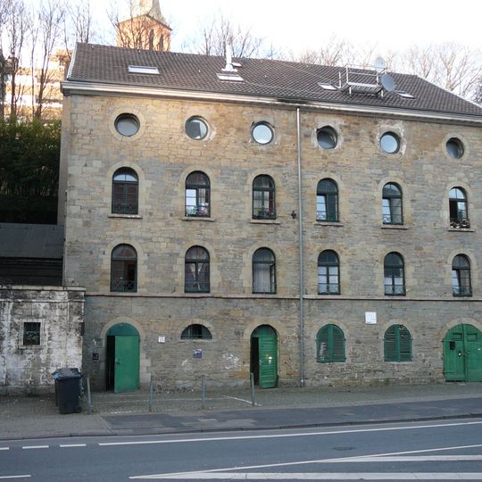 Friedrich-Ebert-Straße 180