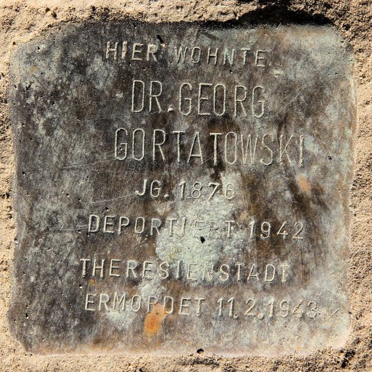 Stolperstein en memoria de Dr. Georg Gortatowski