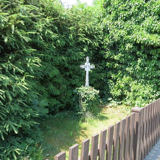 Kříž u domu čp. 111 v Růžové