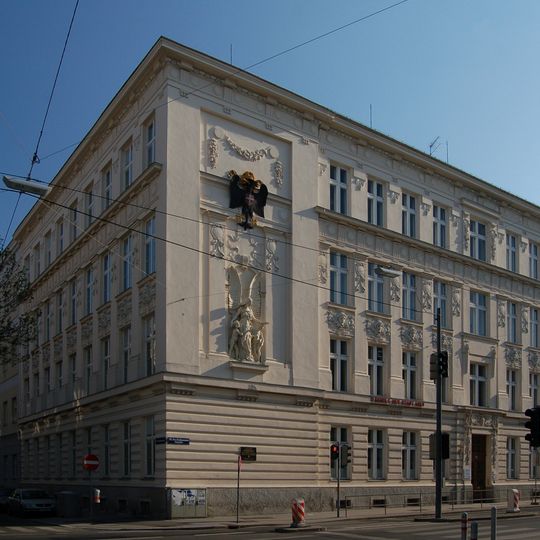 Mittelschule Sechshauser Straße