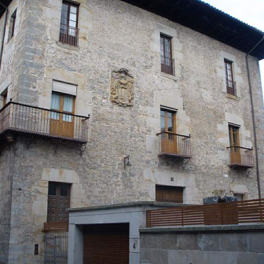 Azedo Loiola jauregia