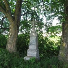 Kříž západně od Milčic