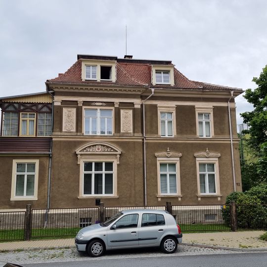 Villa Taucherstraße 12