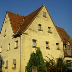 Ehemaliges Hopfenbauernhaus mit Scheune
