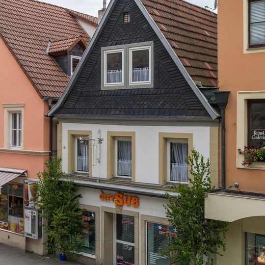 Wohn- und Geschäftshaus