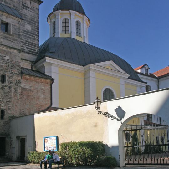 Kaple sv. Klimenta a Bílá věž