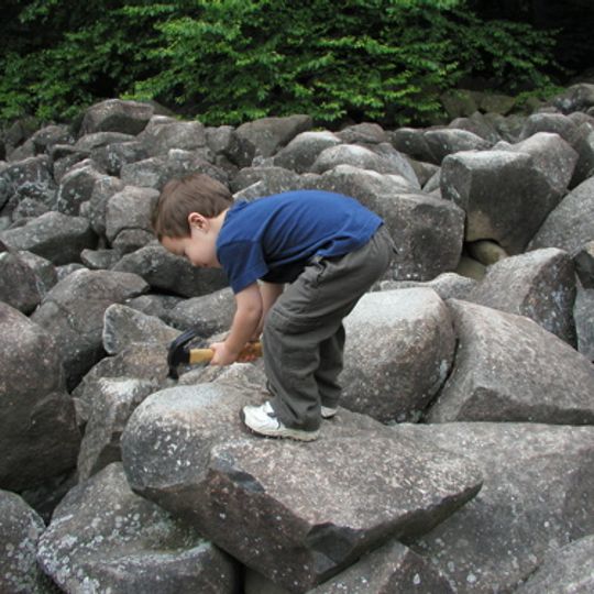 Ringing rocks