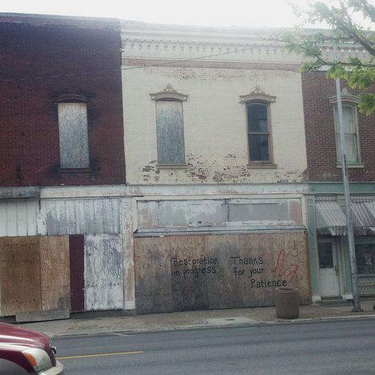Buildings at 207–209 South Main St.