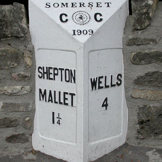 Milepost, W of Darshill, nr sewage works