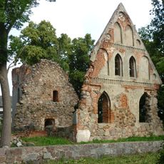 Zespół kościoła (ruina)