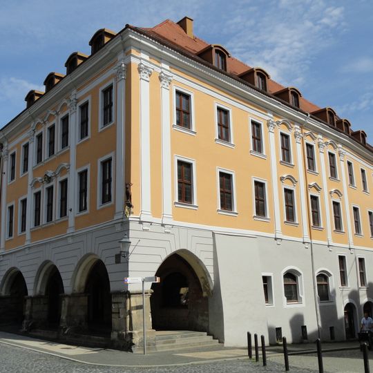 Gasthof Brauner Hirsch in geschlossener Bebauung, Eckhaus Neißstraße 1, 2