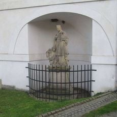 Socha Karla Boromejského v Manětíně