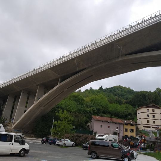 Izostegiko biaduktua