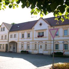 Bauernhaus und Blockscheune eines Vierseithofes Spohla 44