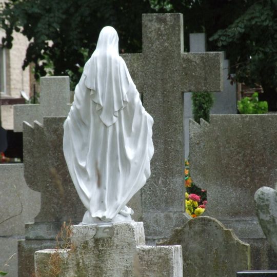 Cmentarz grzebalny w Wielu