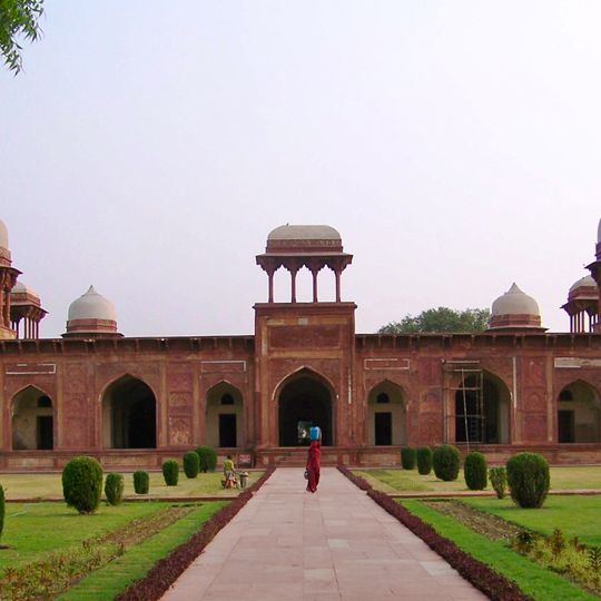 Tomb of Mariam-uz-Zamani