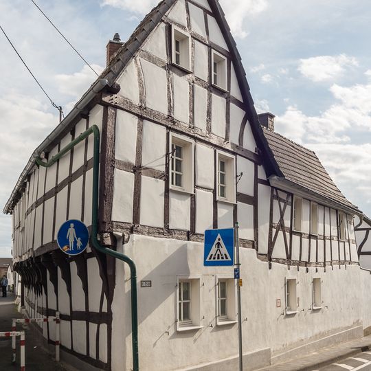 Heisterbacher Straße 128