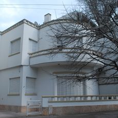 Edificio lindero Casa Curutchet (Av. 53 Nº 318)