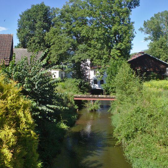 Lávka přes náhon v Lásenici