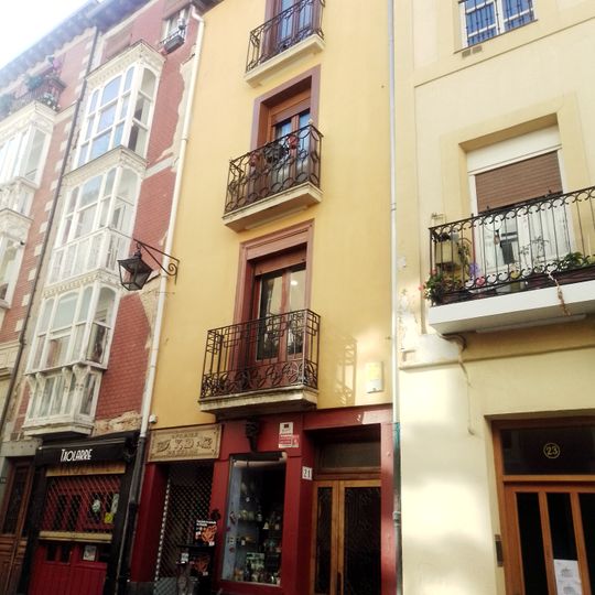 Casa Cuchillería 21