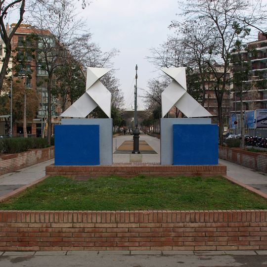 Ocells de paper. Avinguda Meridiana