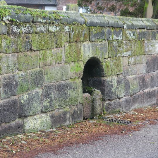 Churchyard wall to High Street, School Lane and Southbank
