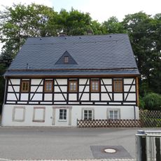 Wohnhaus in offener Bebauung Adelsbergstraße 213