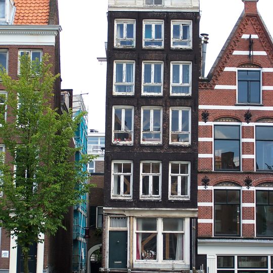 Pakhuis, poortgebouw, dienstgebouw